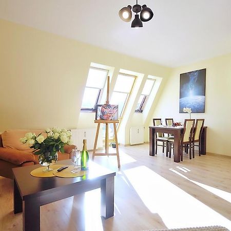 50 M Do Plazy Thobruk Apartamenty Piekna Dama Z Kolobrzegu エクステリア 写真